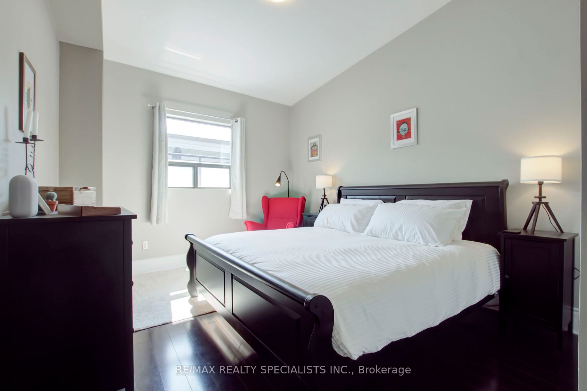 80 King William St, #402
