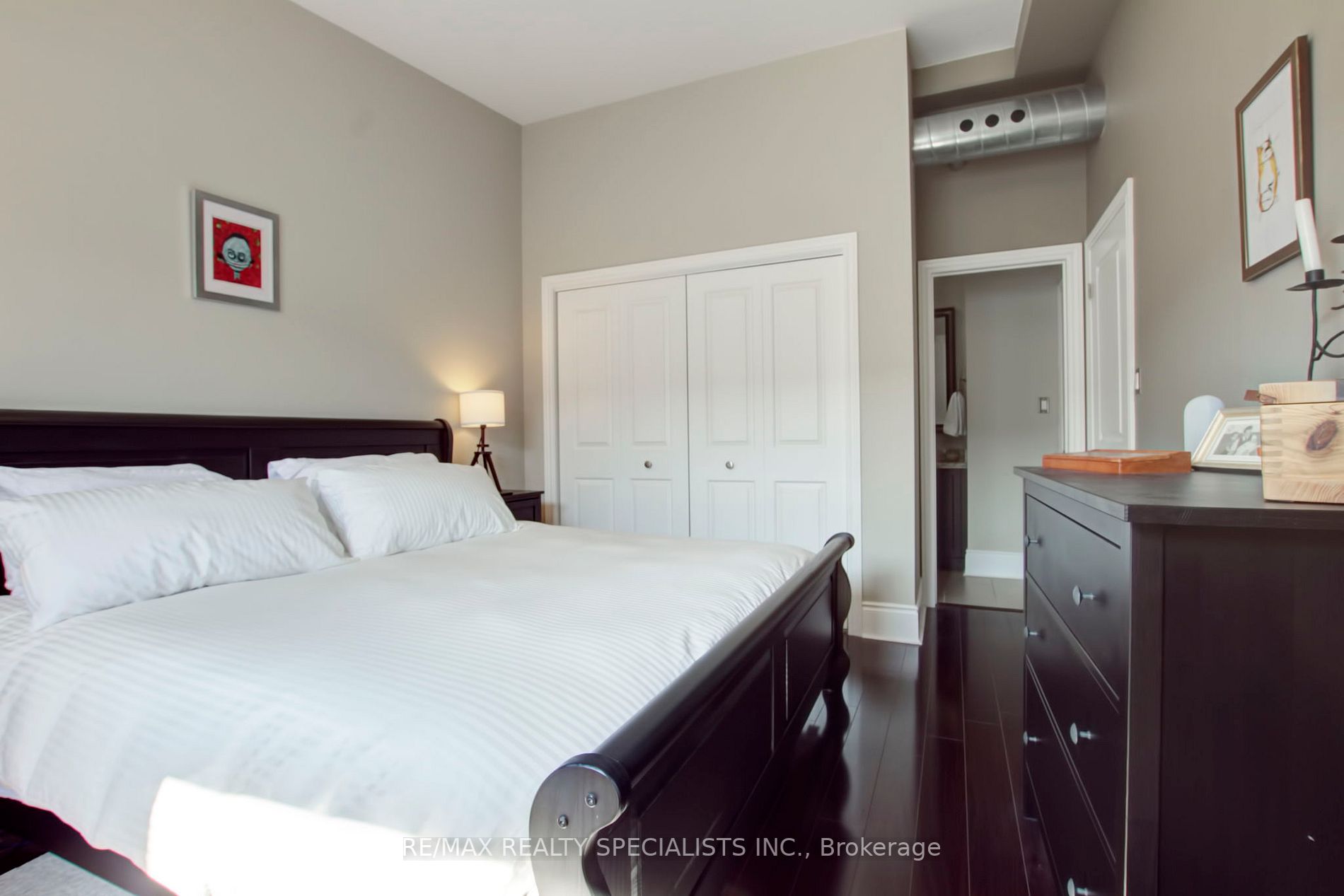 80 King William St, #402