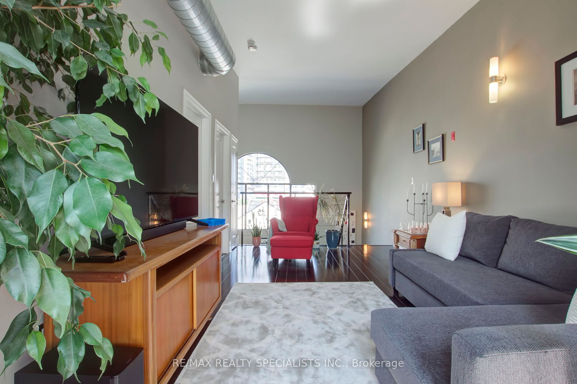 80 King William St, #402