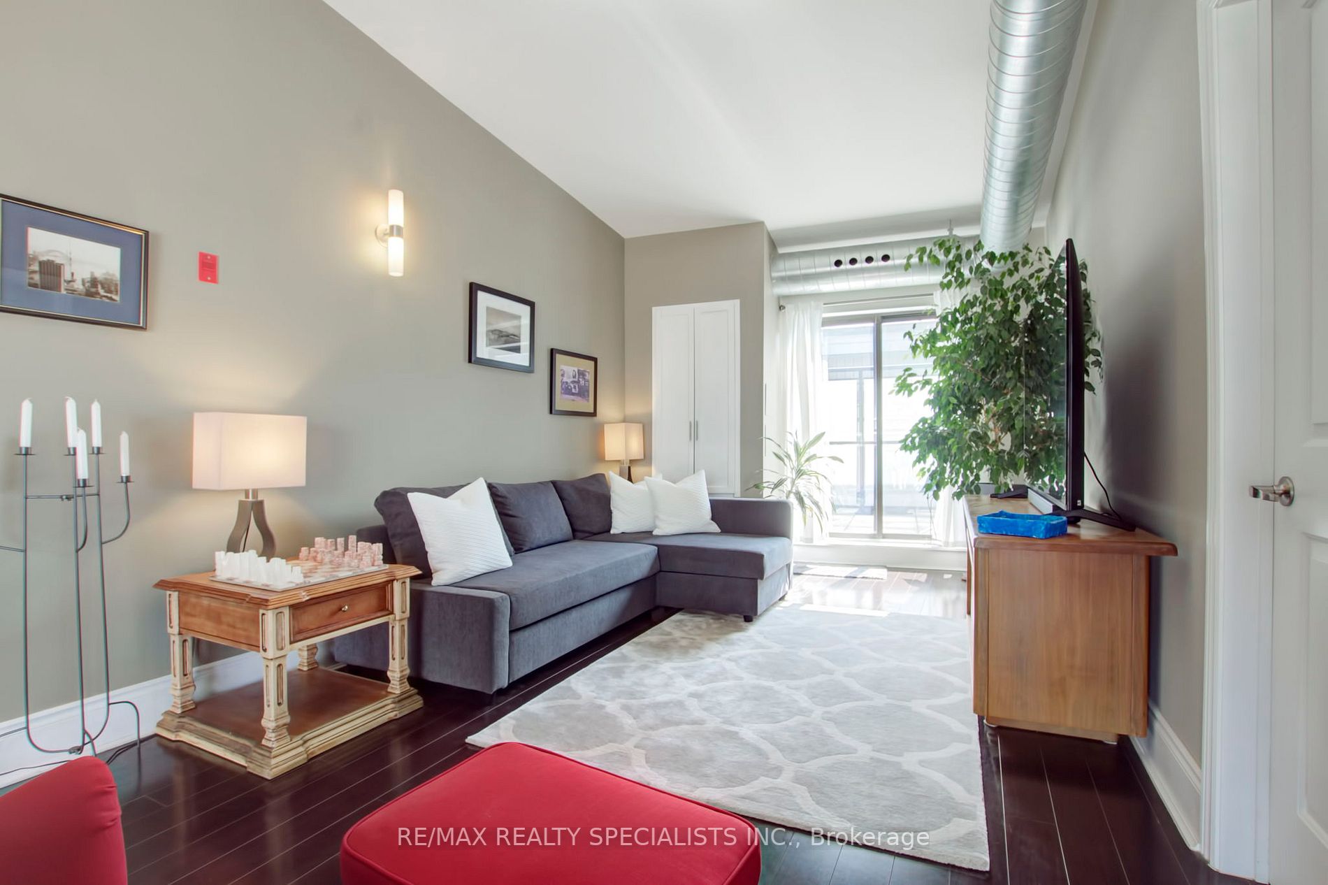 80 King William St, #402