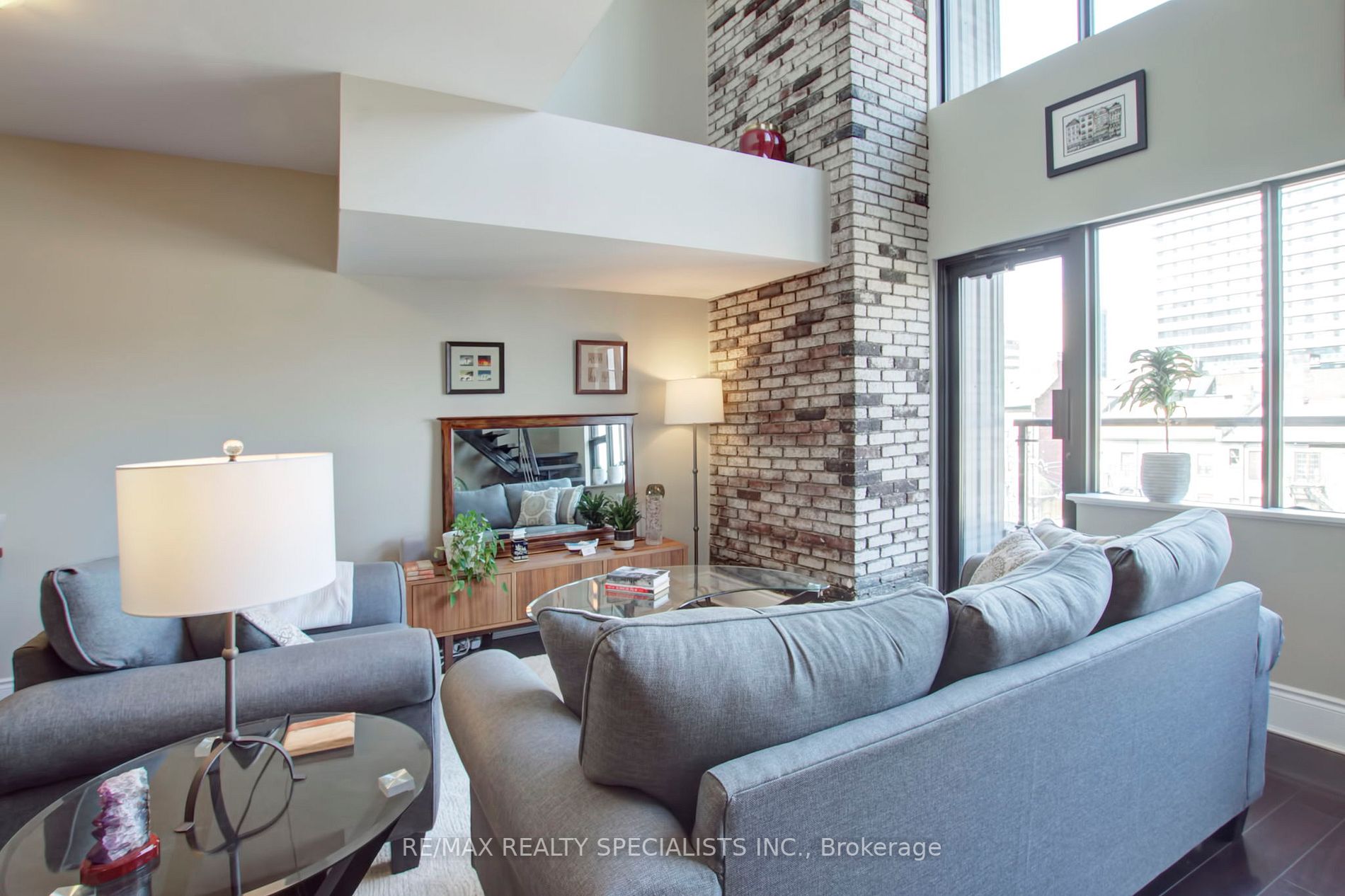 80 King William St, #402