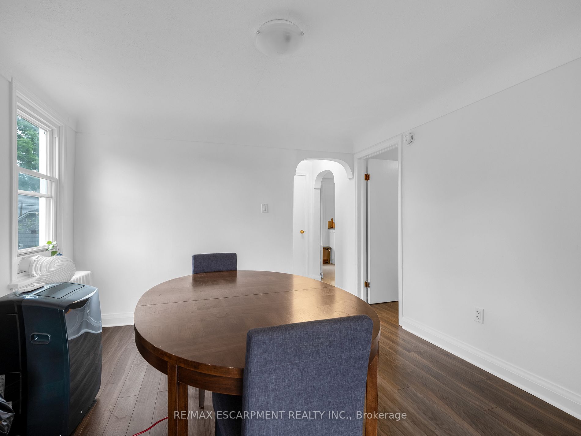 160 Welland Ave