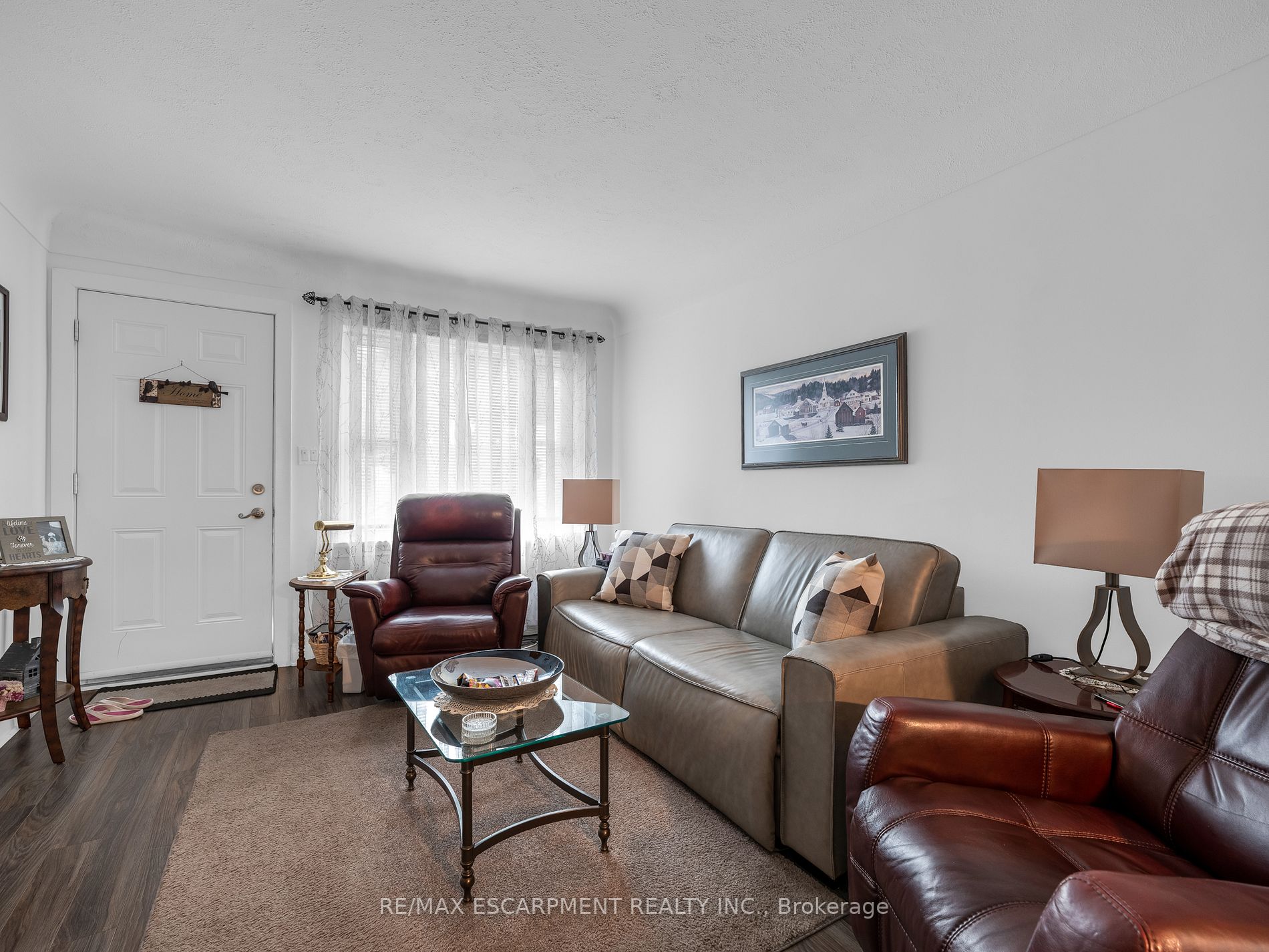 160 Welland Ave