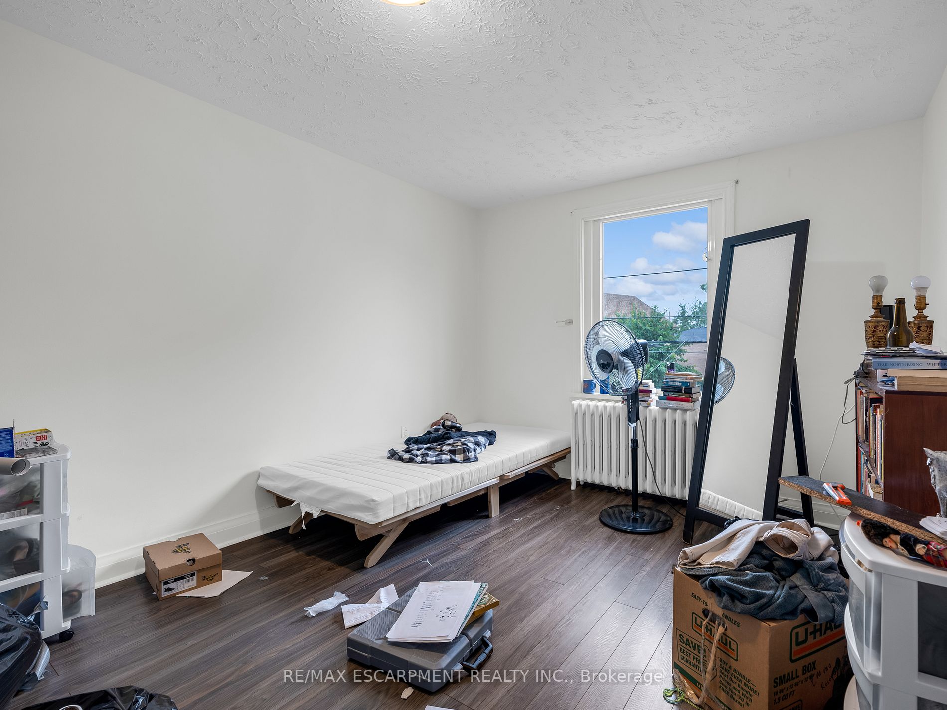 160 Welland Ave