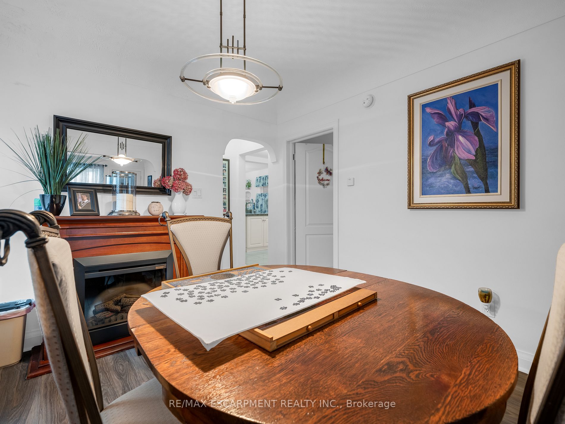 160 Welland Ave