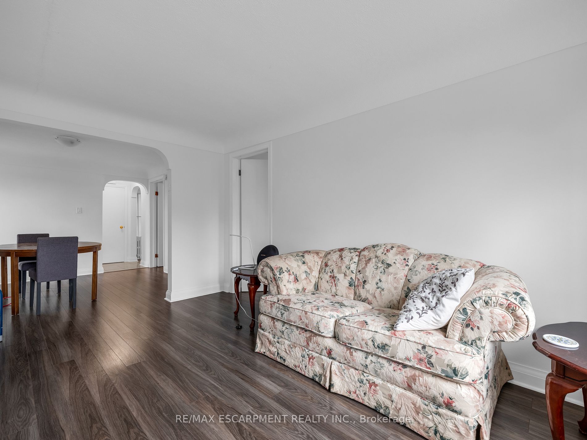 160 Welland Ave