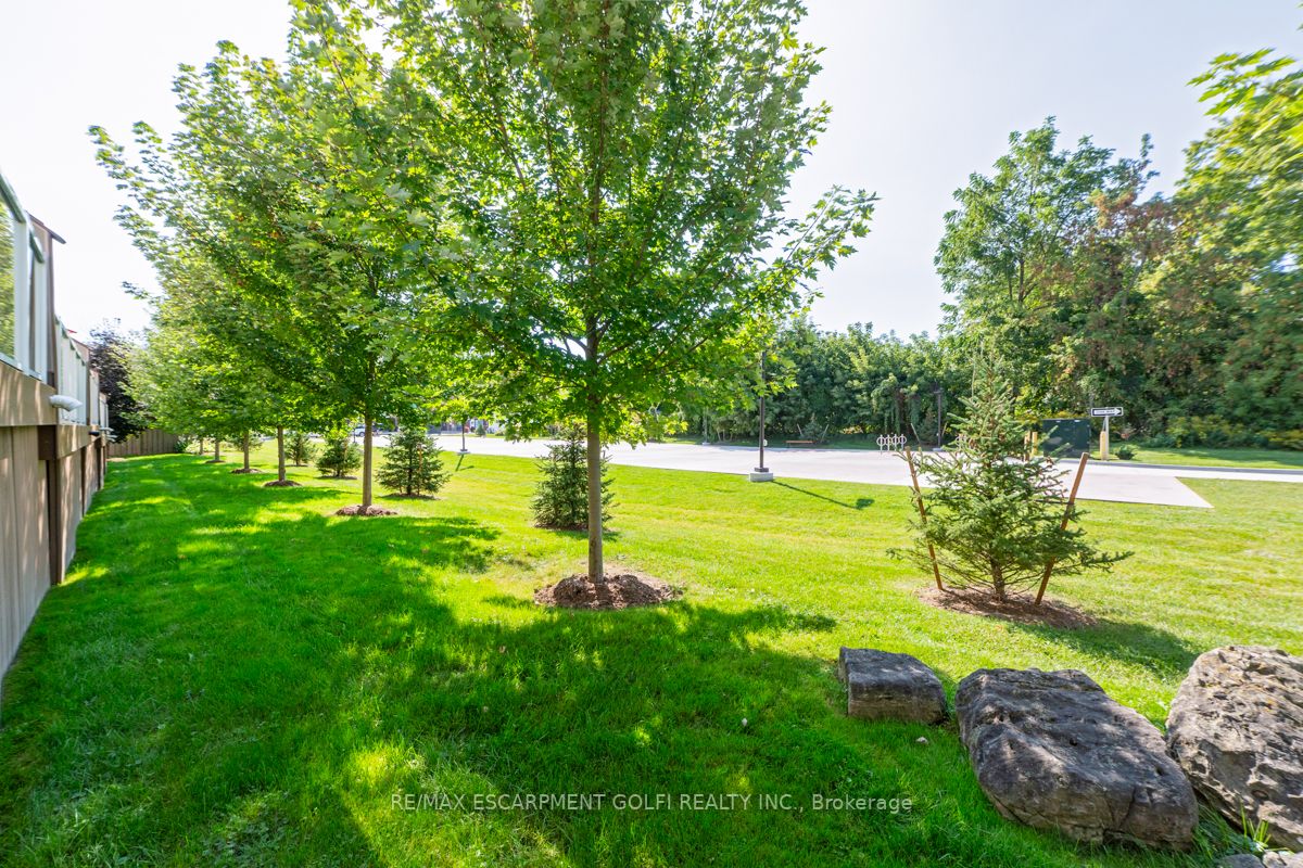 371 Wilson St E, #5