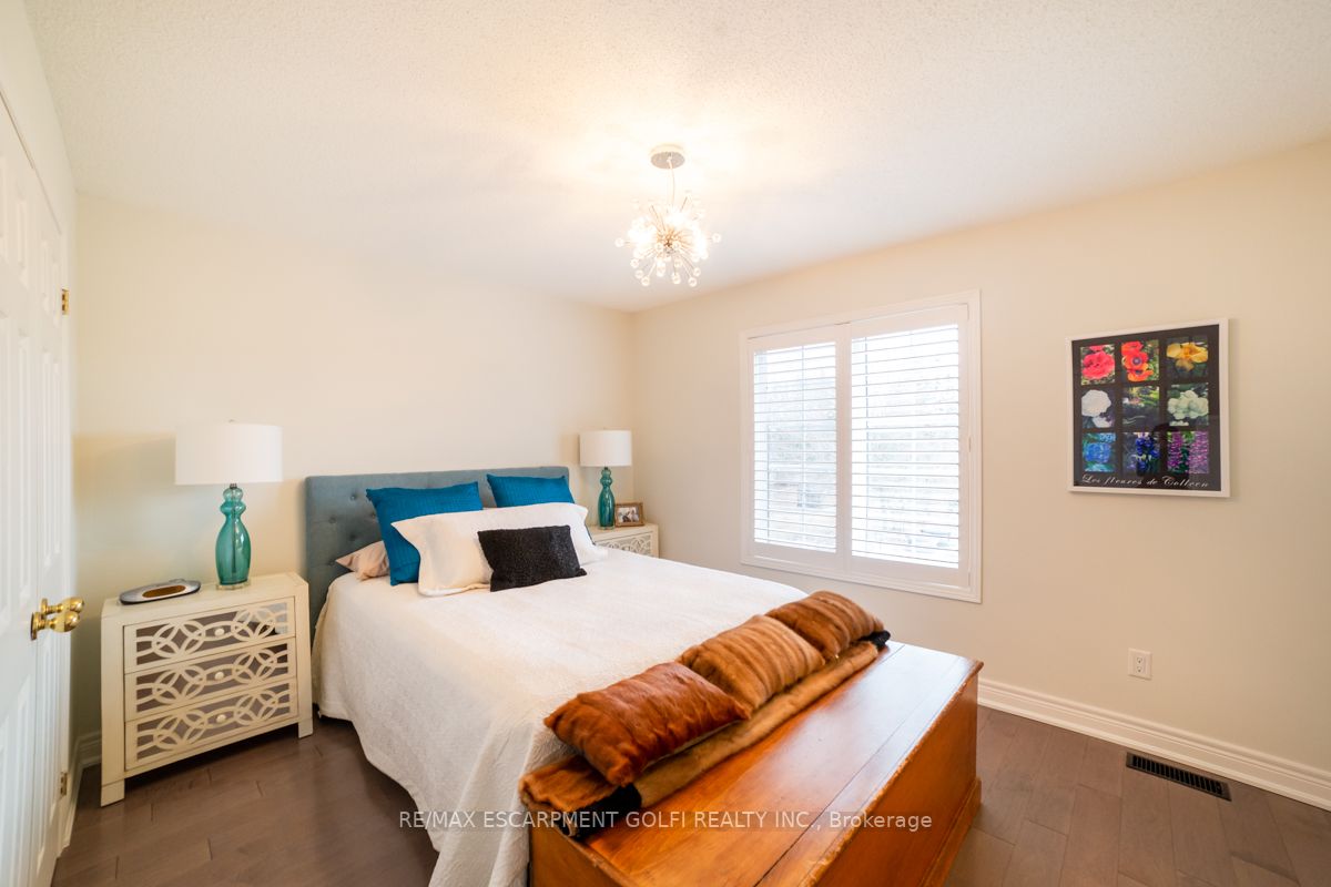 371 Wilson St E, #5