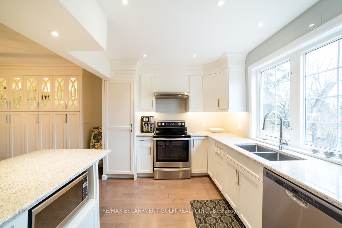 371 Wilson St E, #5