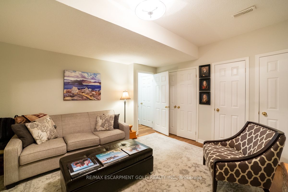 371 Wilson St E, #5