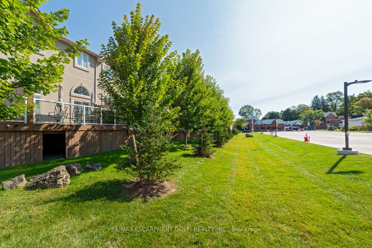 371 Wilson St E, #5