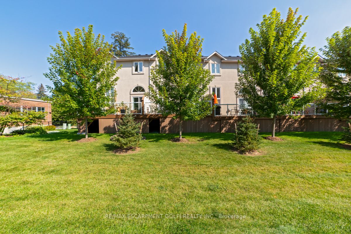 371 Wilson St E, #5