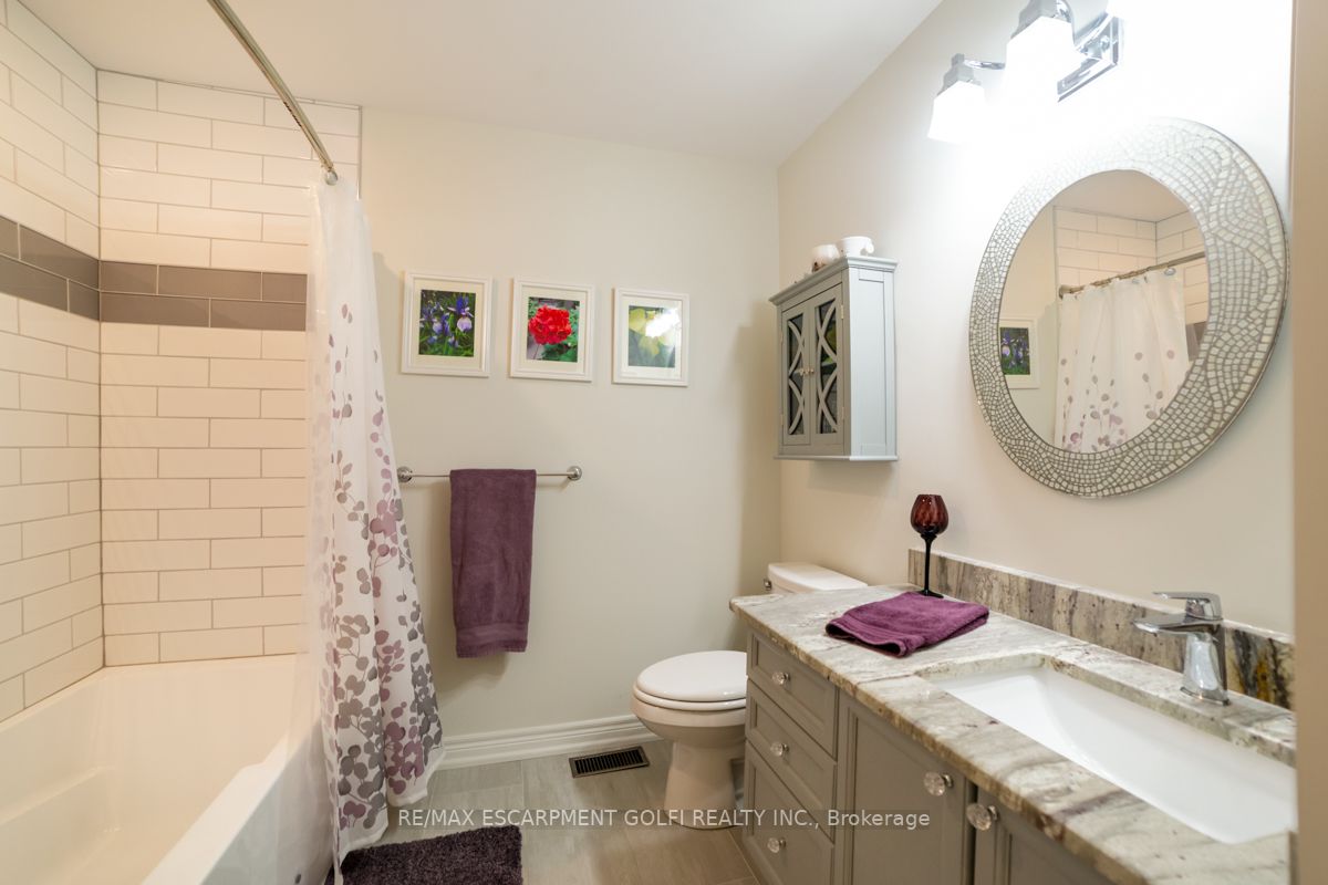 371 Wilson St E, #5