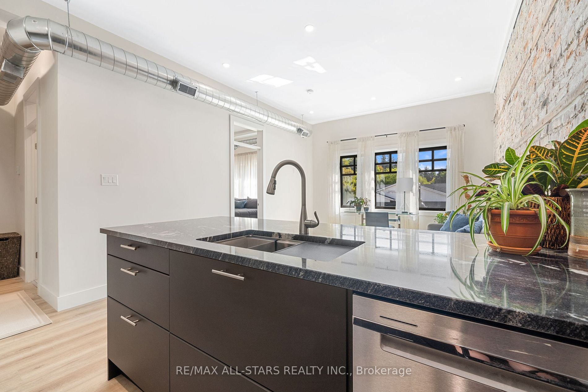 61 Colborne St, #R1