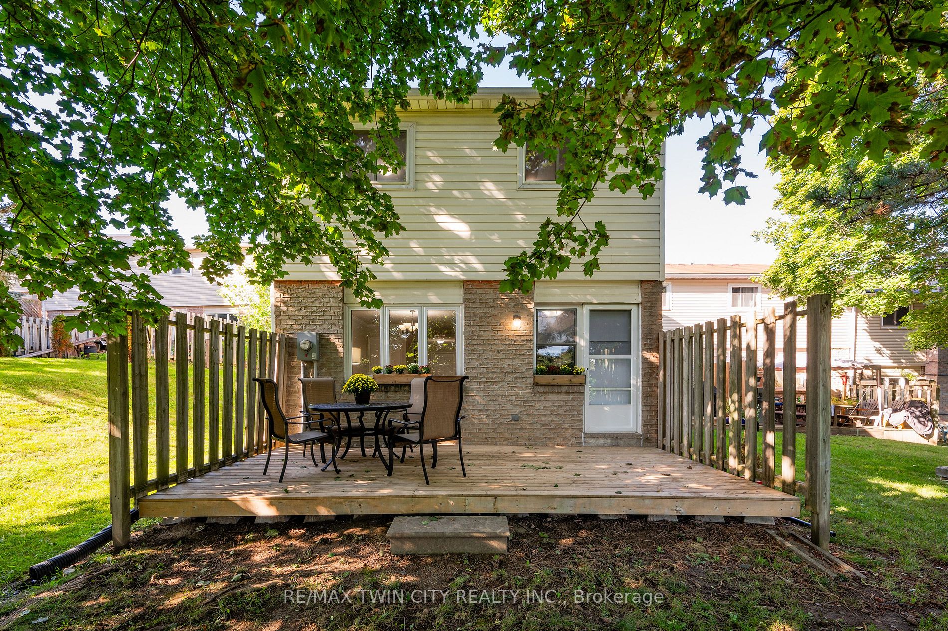 310E Bluevale Street N, #310