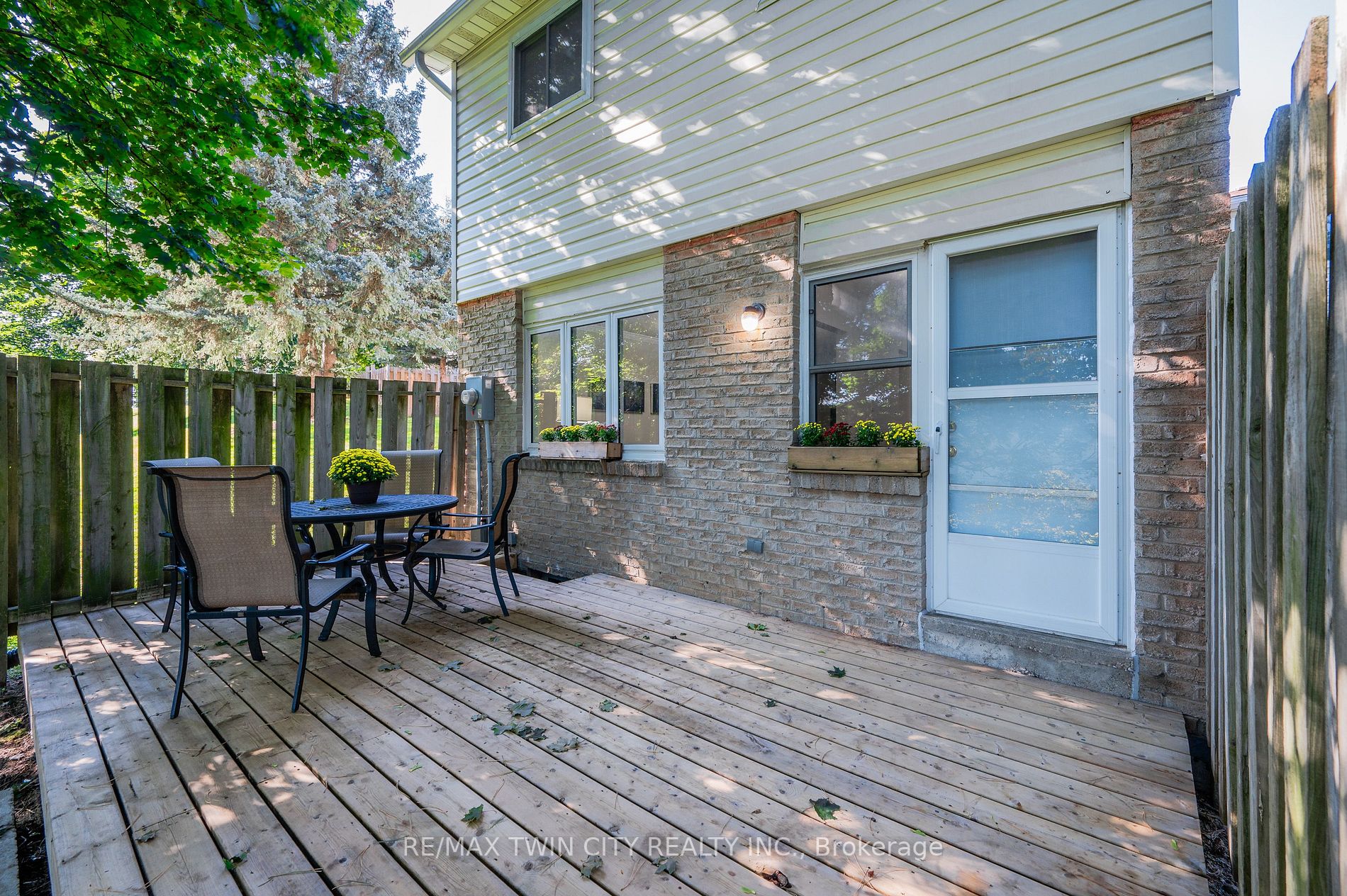 310E Bluevale Street N, #310