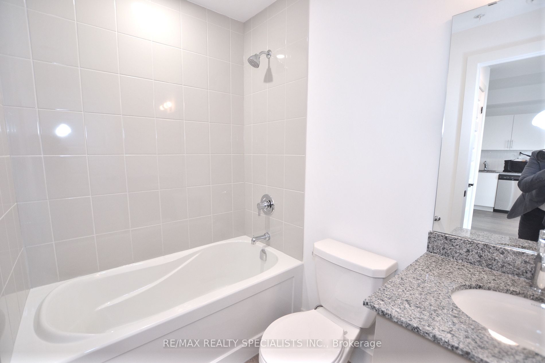 26 Lowes Road W, #407