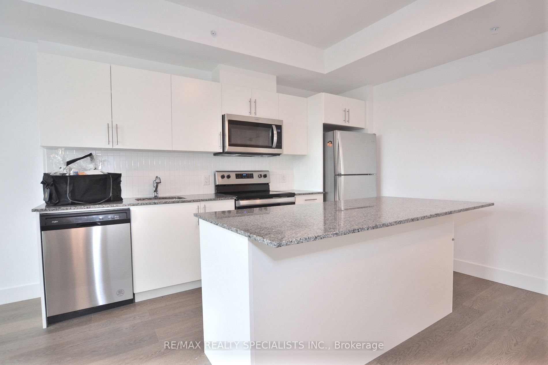 26 Lowes Road W, #407