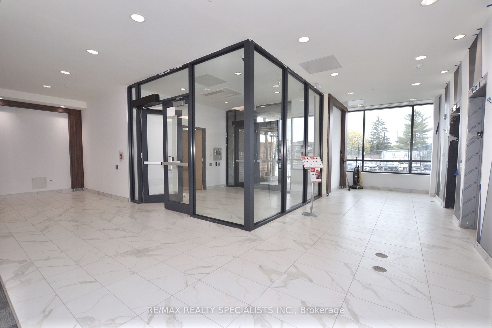 26 Lowes Road W, #407