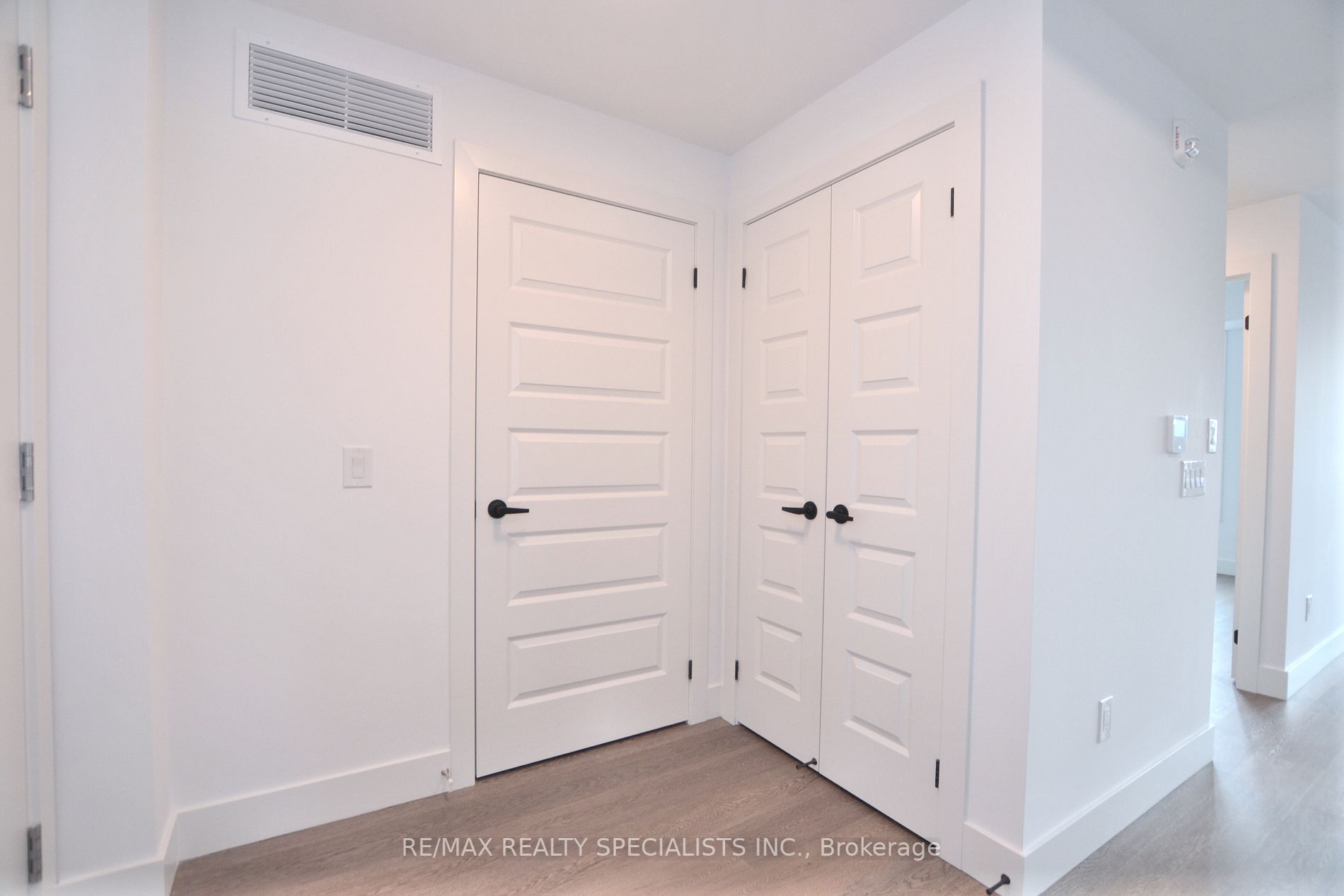 26 Lowes Road W, #407