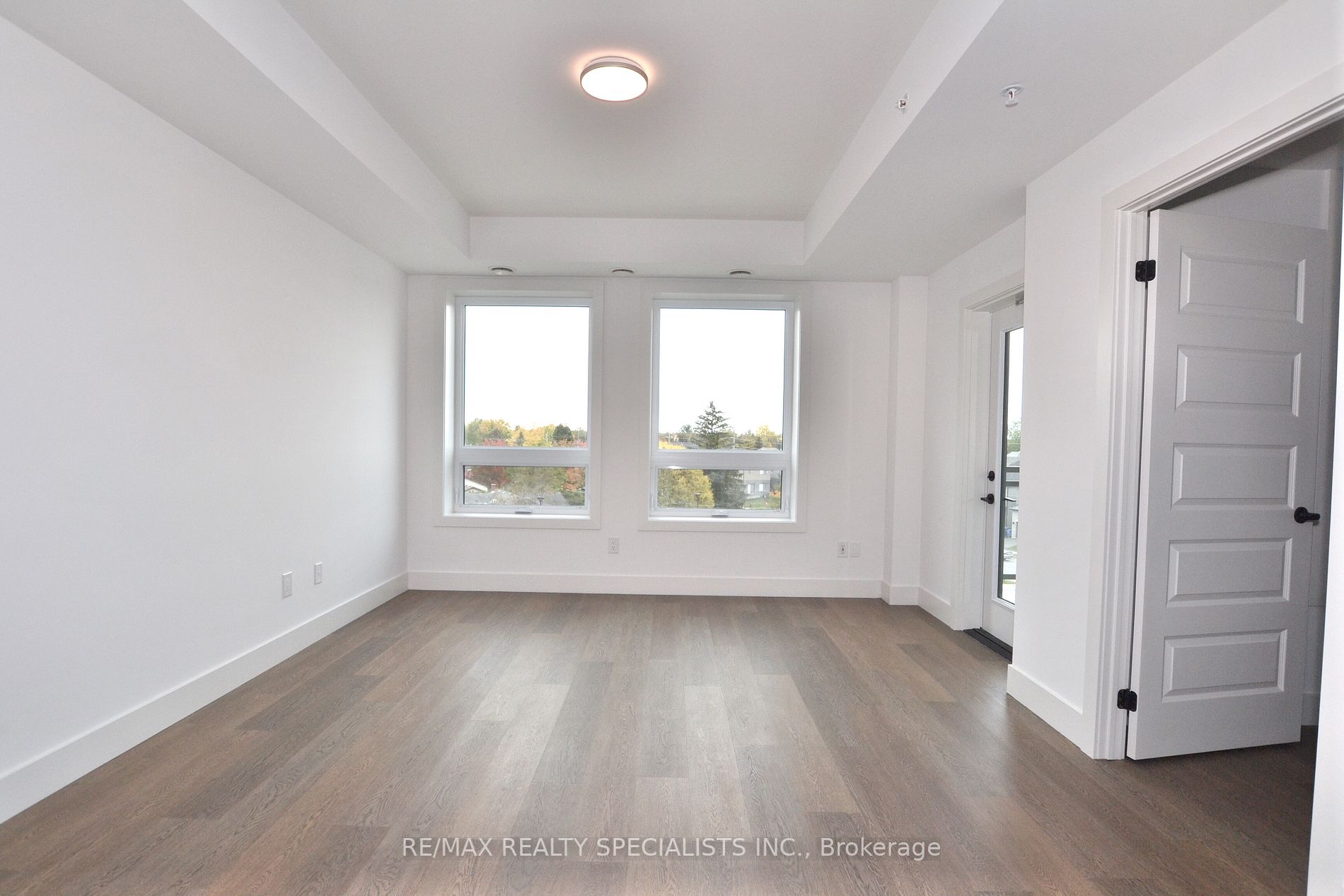 26 Lowes Road W, #407