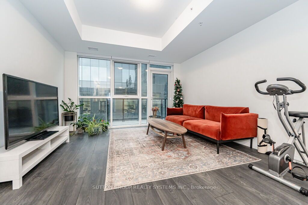 108 Garment St, #404