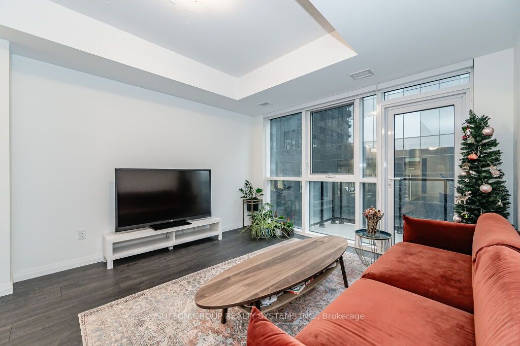 108 Garment St, #404