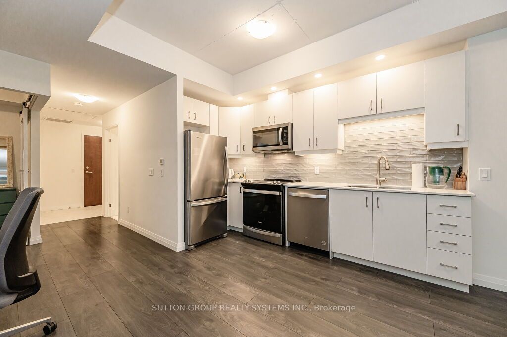 108 Garment St, #404