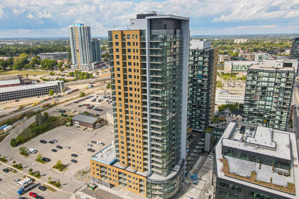 108 Garment St, #404