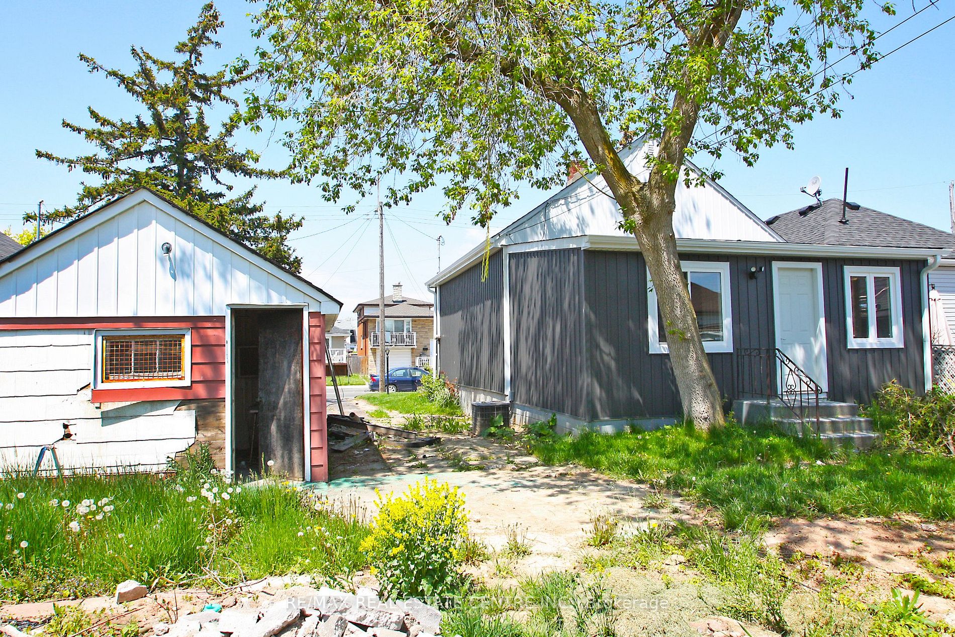 35 Delena Ave S