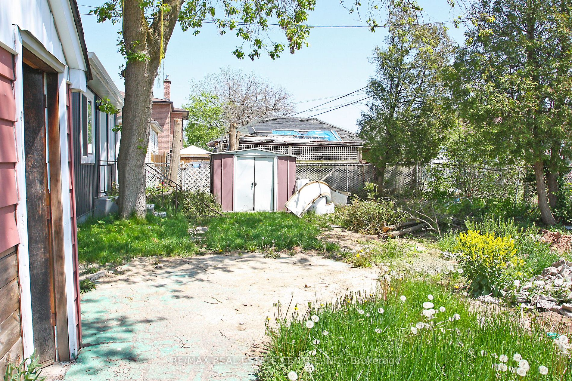 35 Delena Ave S
