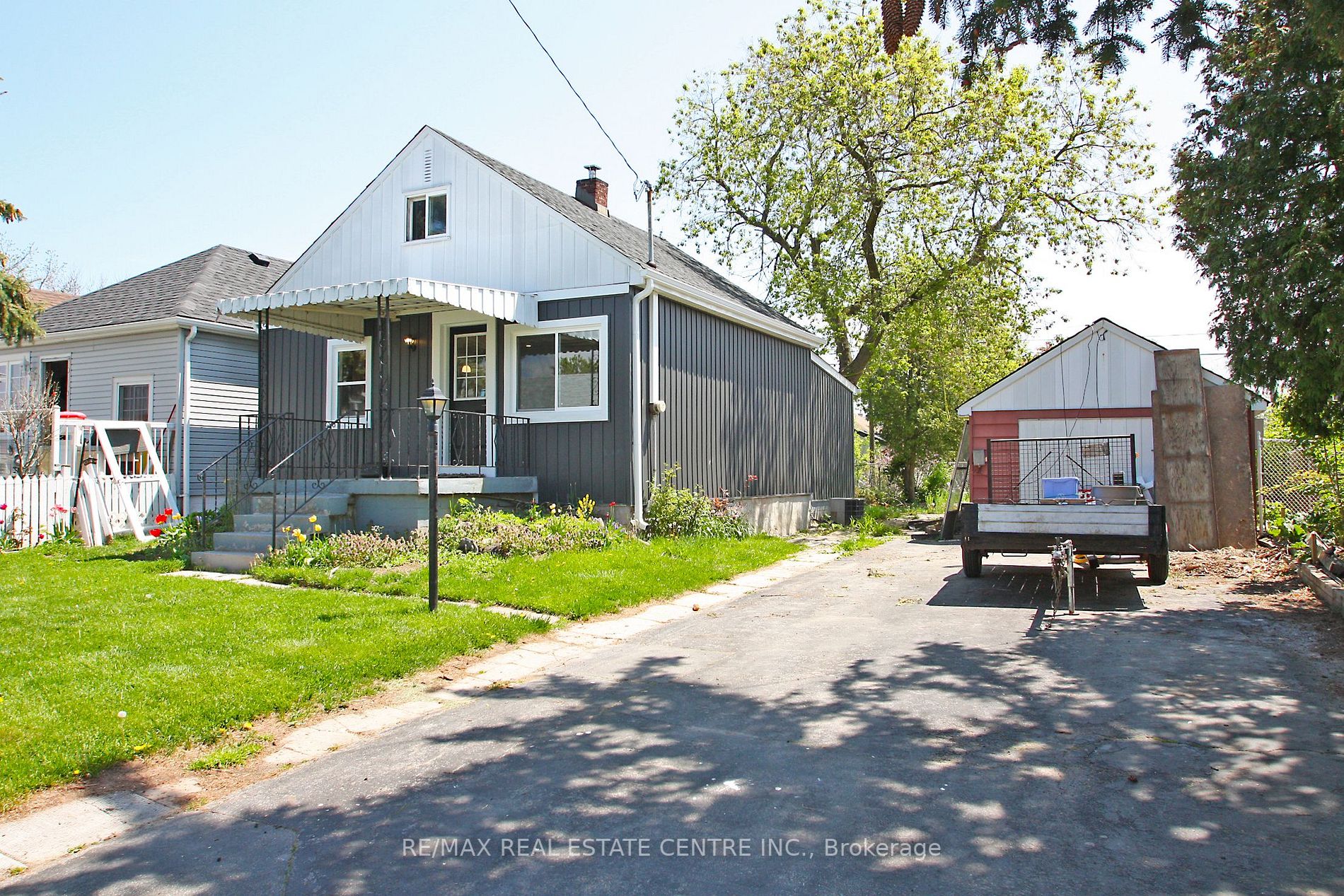 35 Delena Ave S