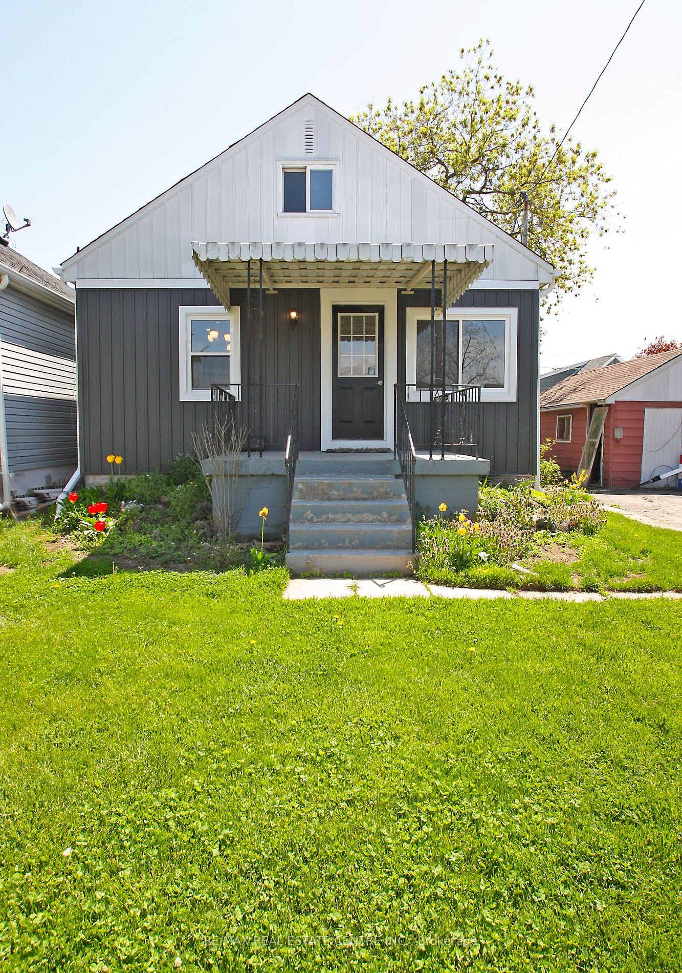 35 Delena Ave S