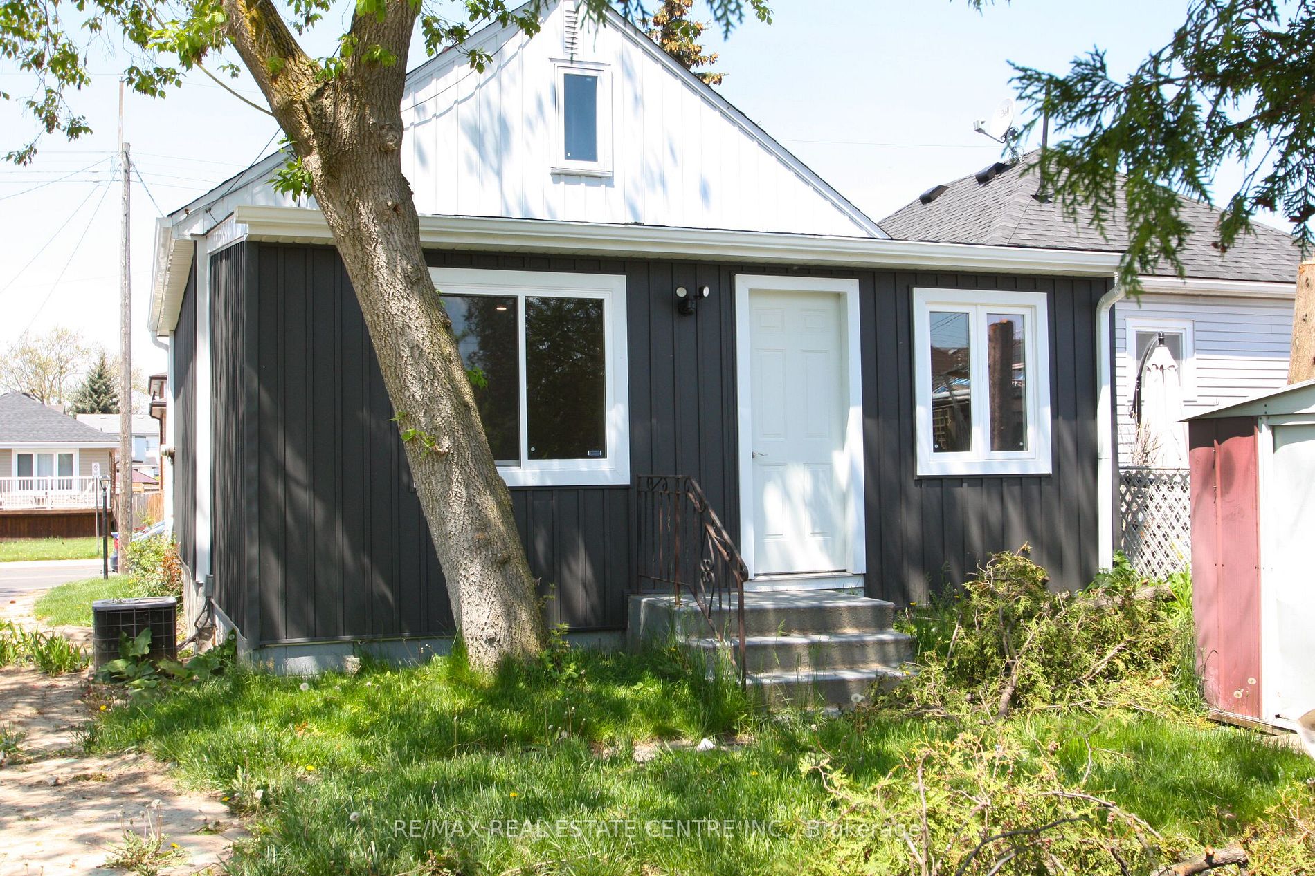 35 Delena Ave S