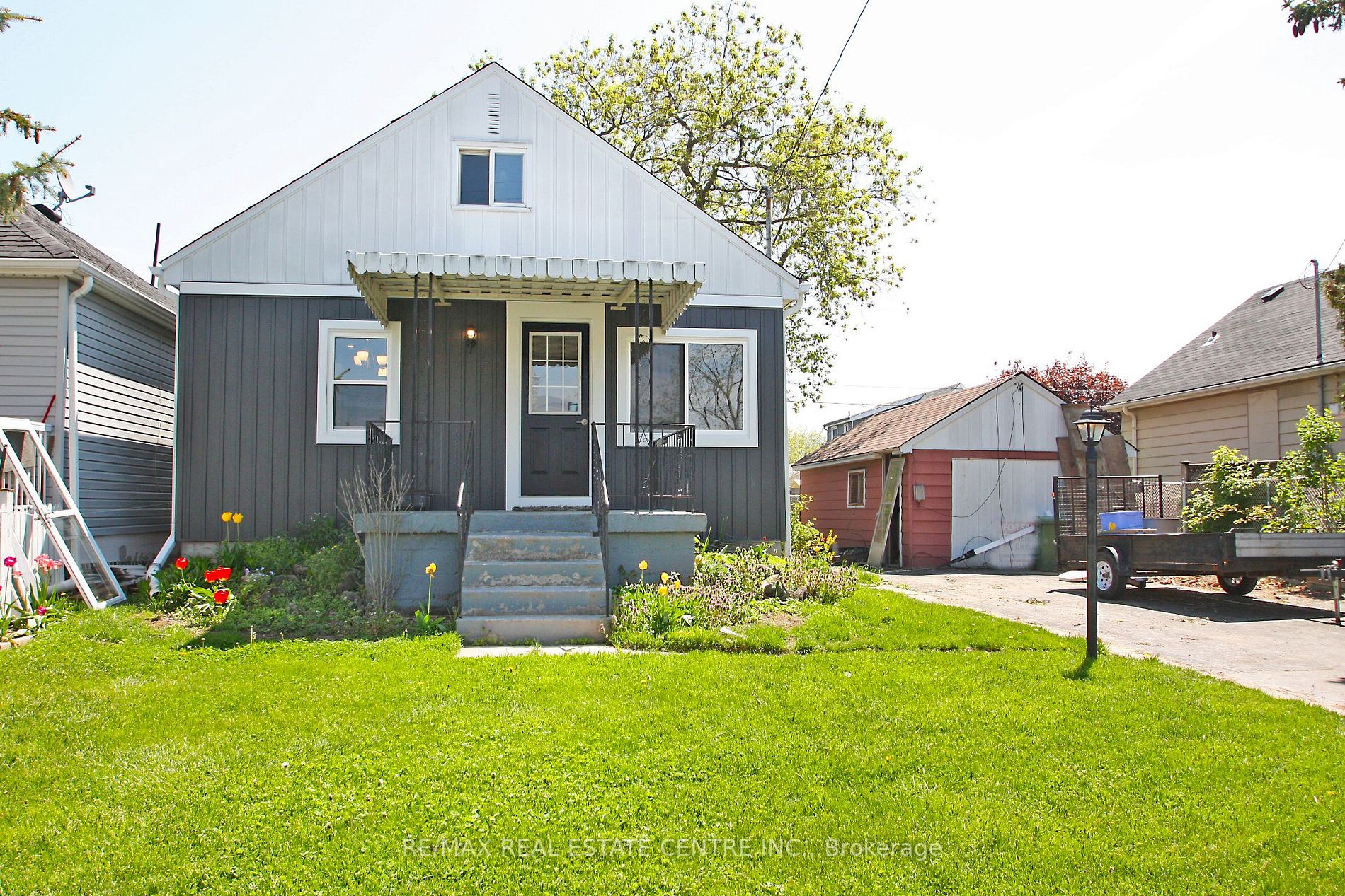 35 Delena Ave S