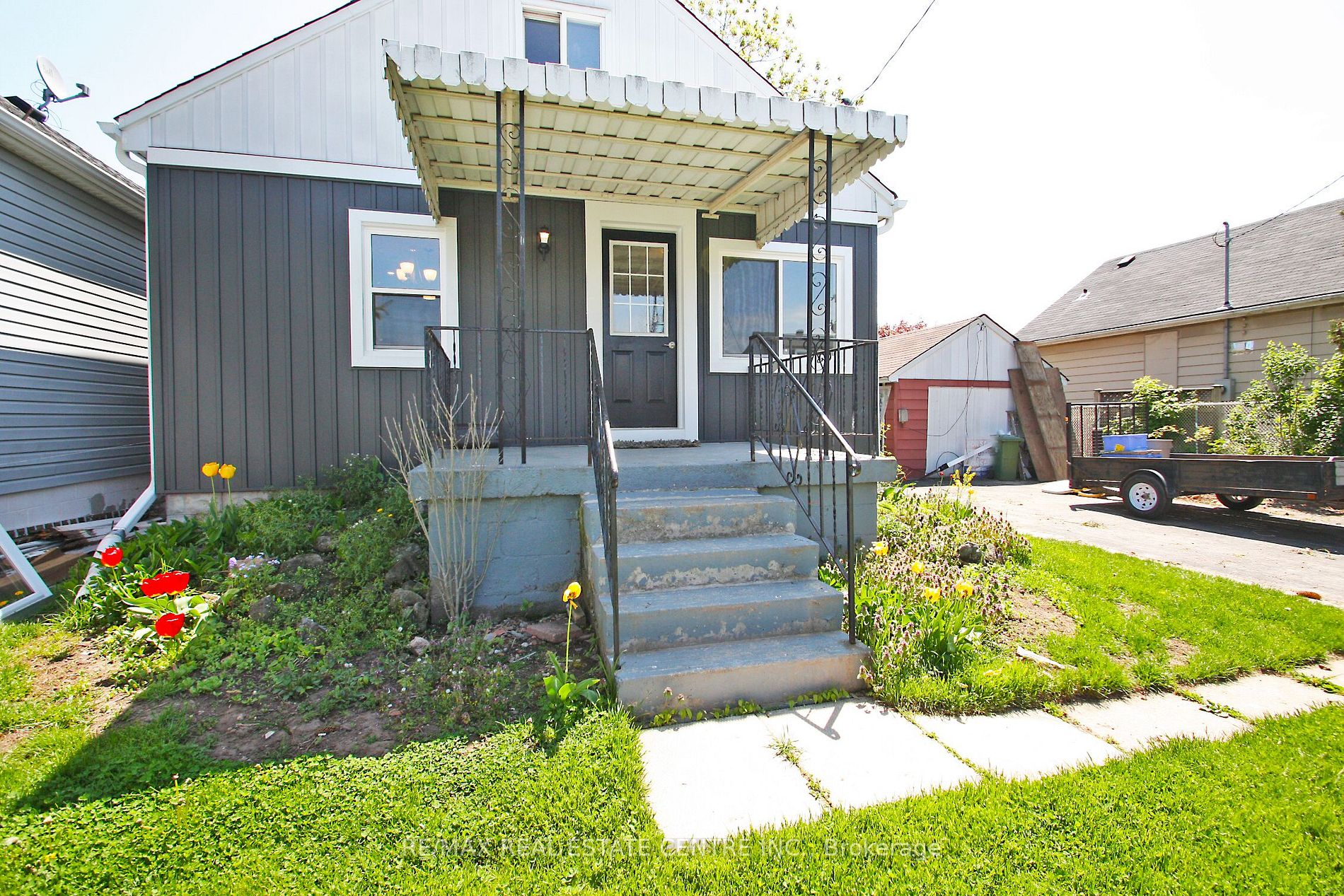 35 Delena Ave S