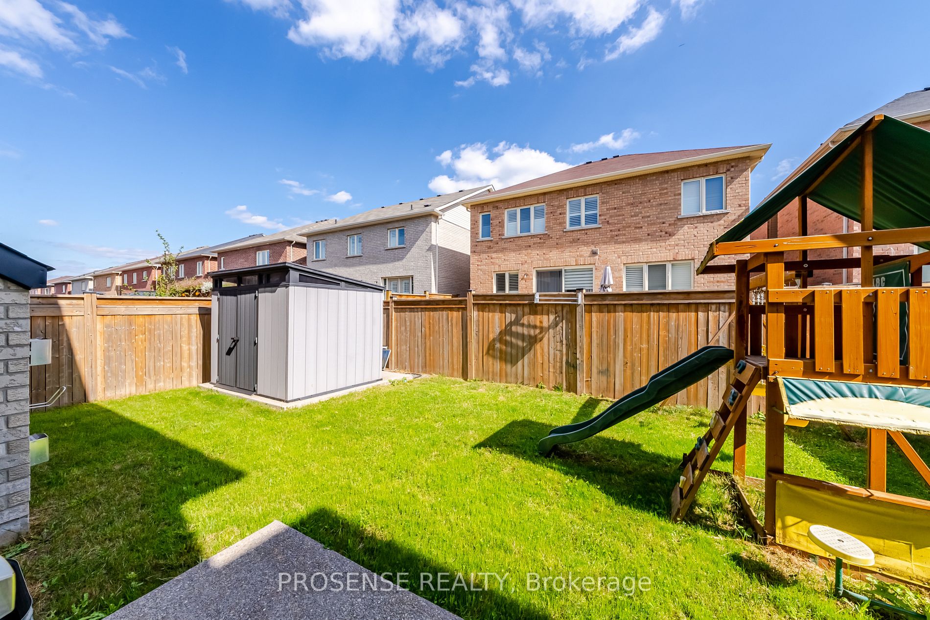 8 Macbean Cres