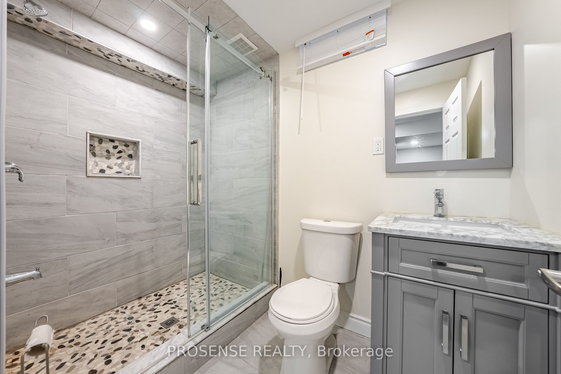8 Macbean Cres