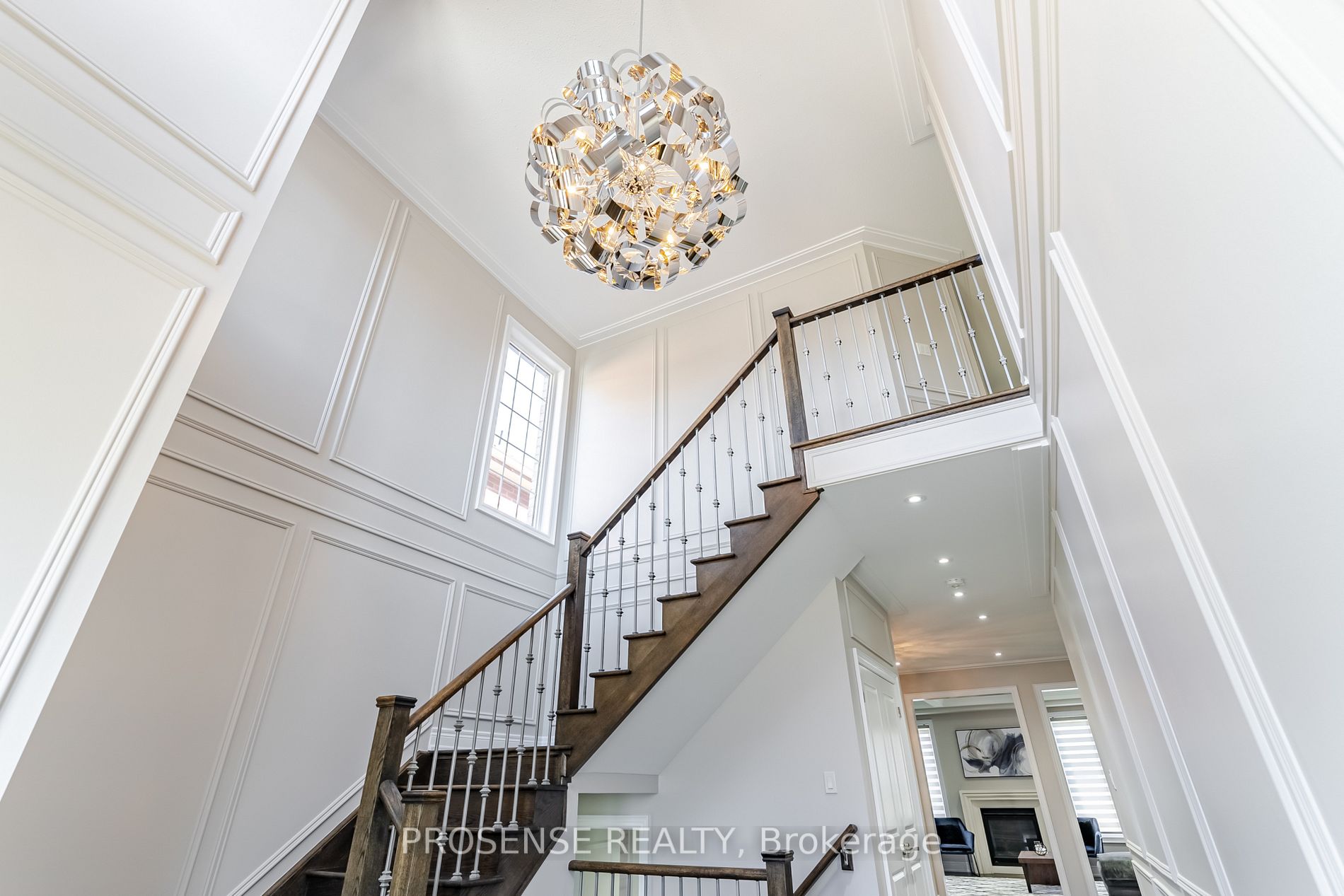 8 Macbean Cres