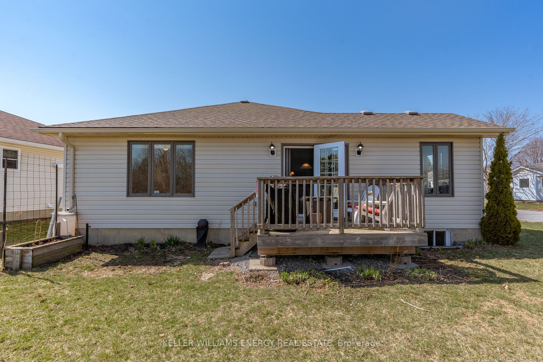2 Cretney Dr