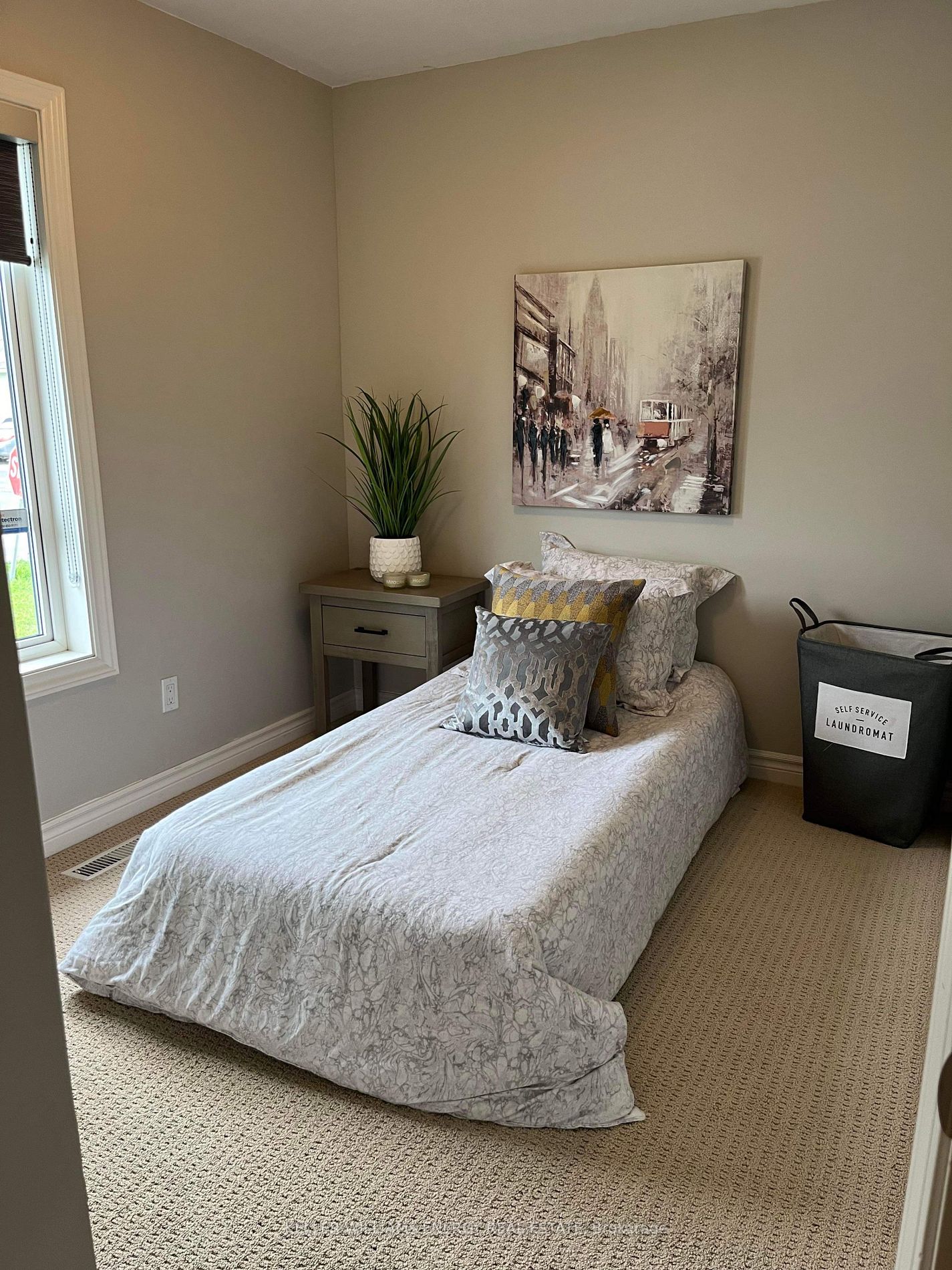 2 Cretney Dr