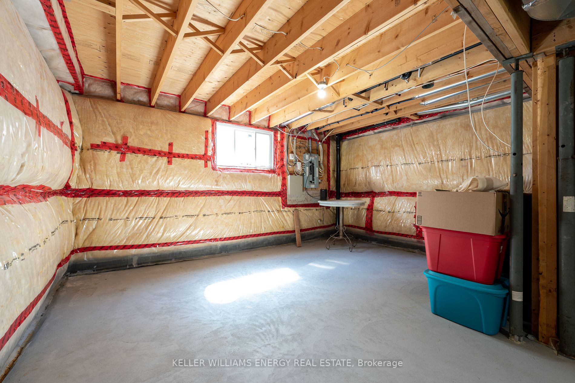 2 Cretney Dr