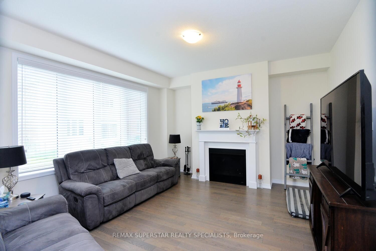 17 Esther Crescent