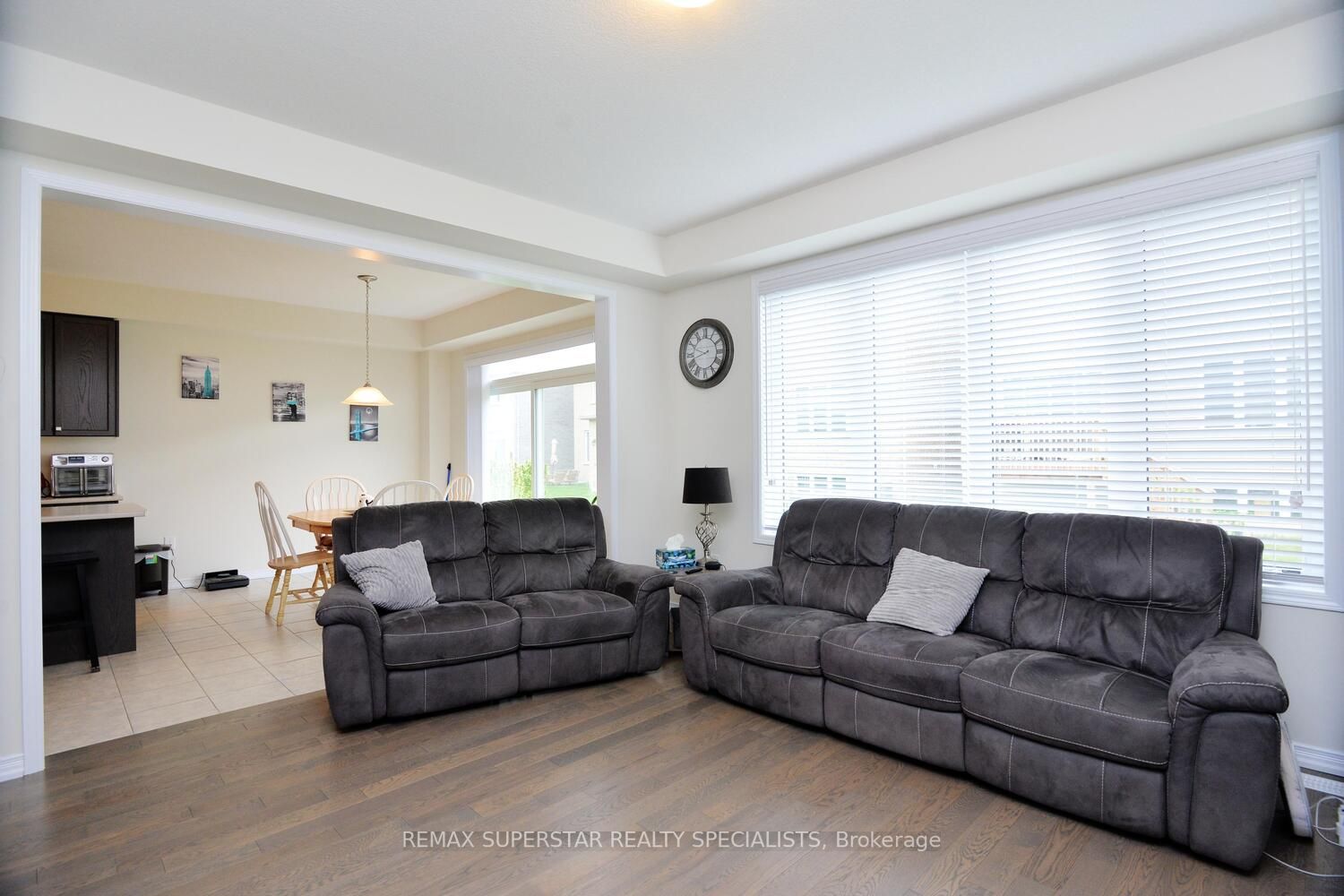 17 Esther Crescent