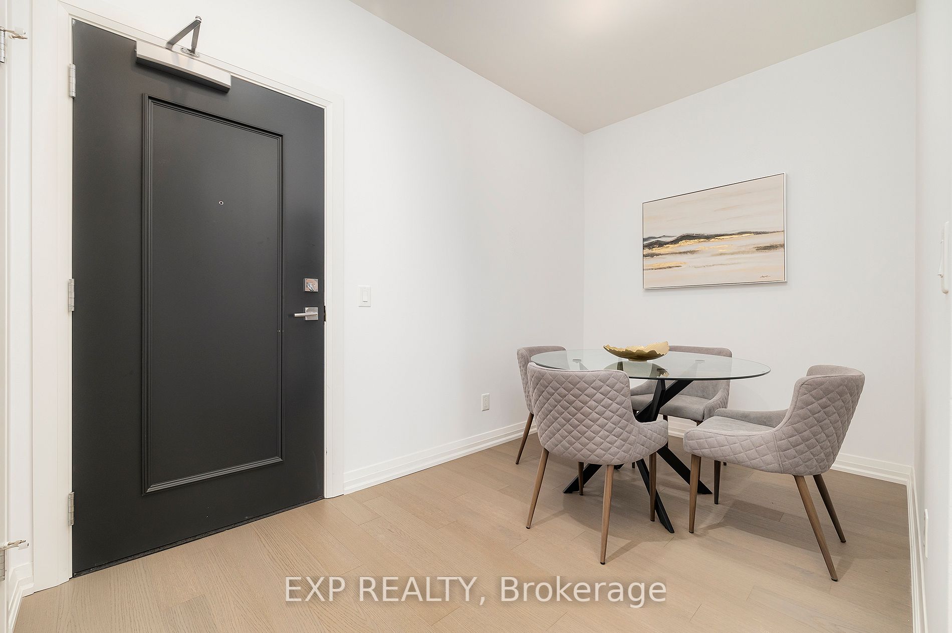 155 Caroline St S, #904