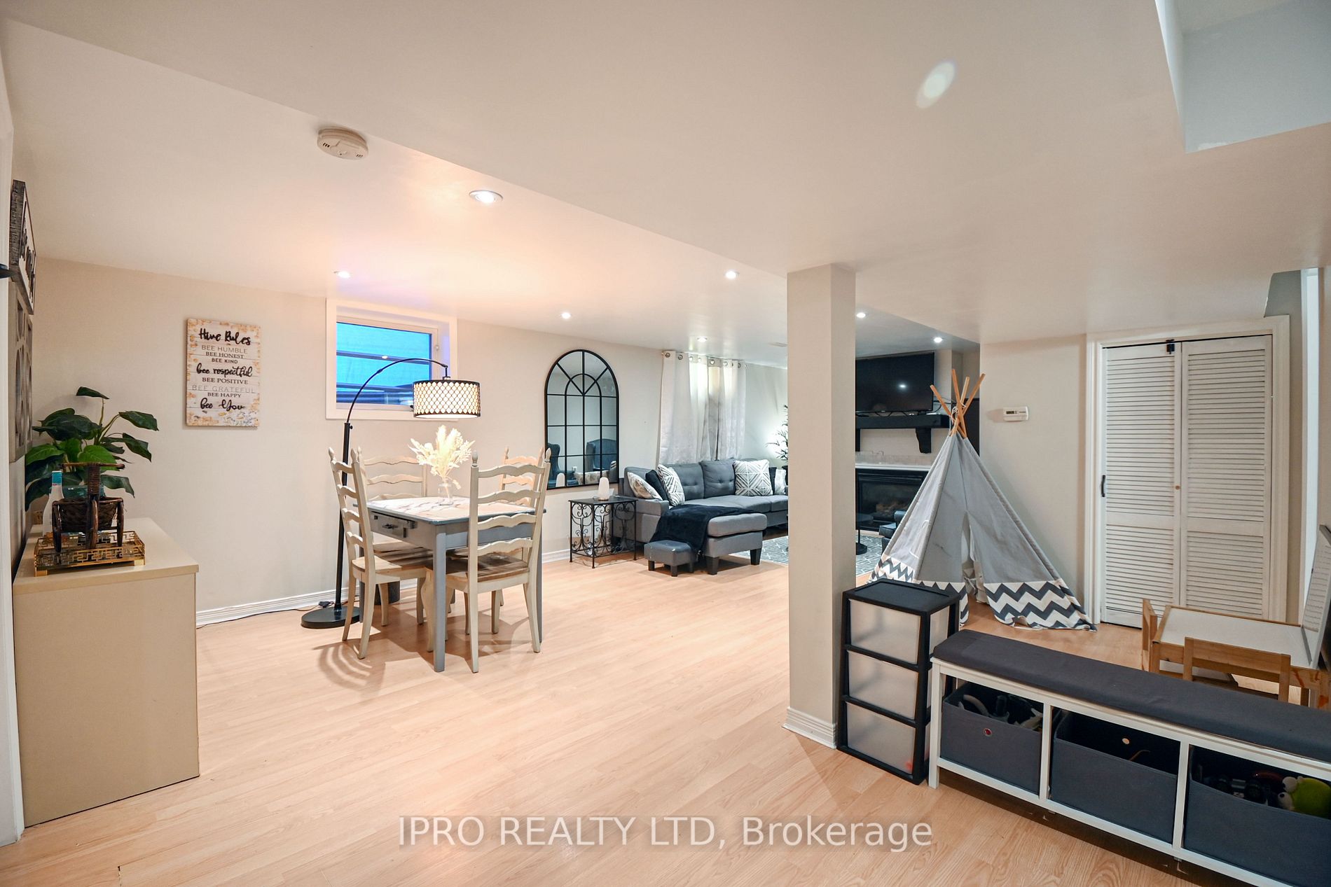 3106 Chipman Crescent