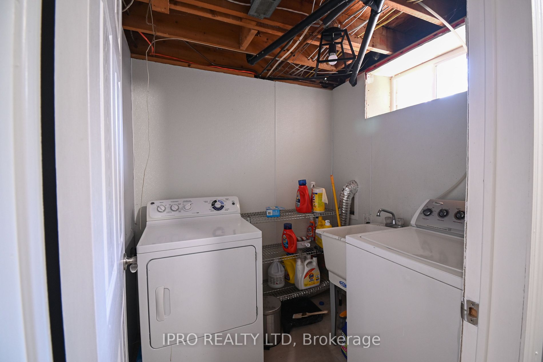 3106 Chipman Crescent