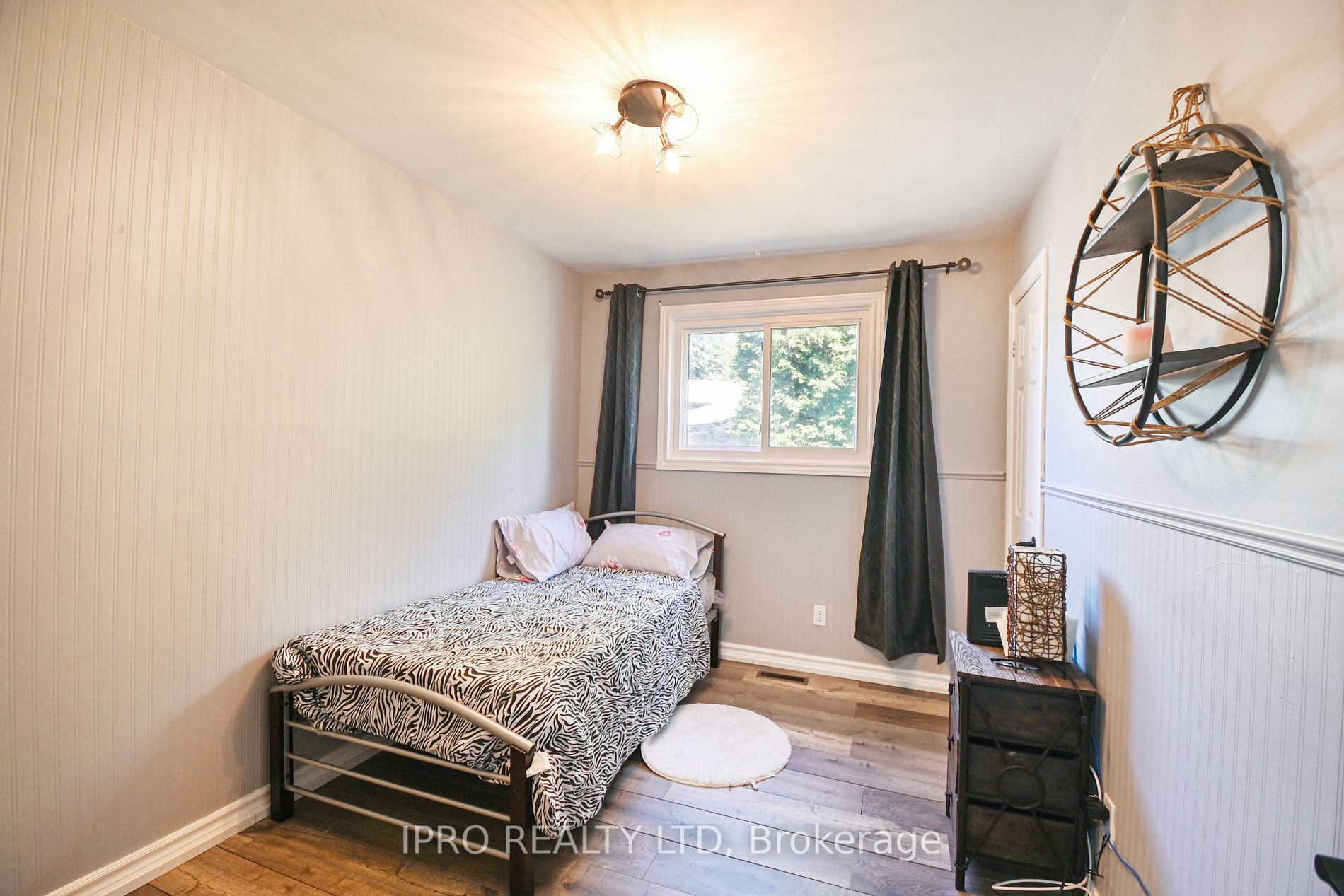 3106 Chipman Crescent