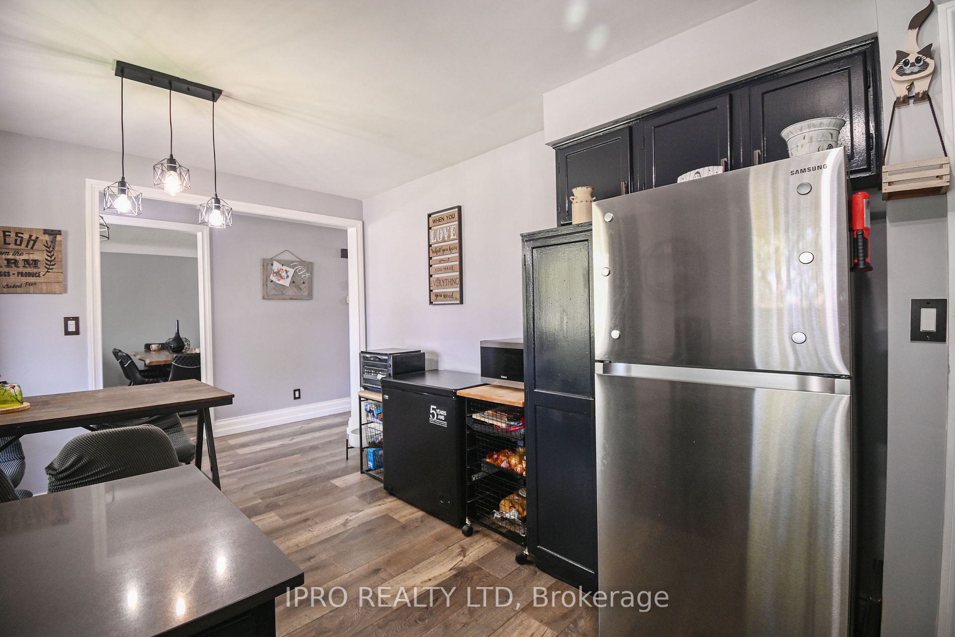 3106 Chipman Crescent