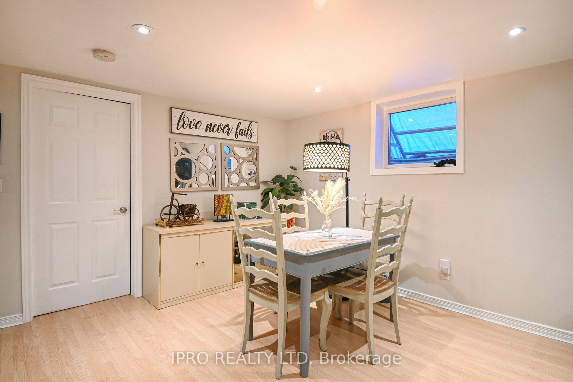 3106 Chipman Crescent